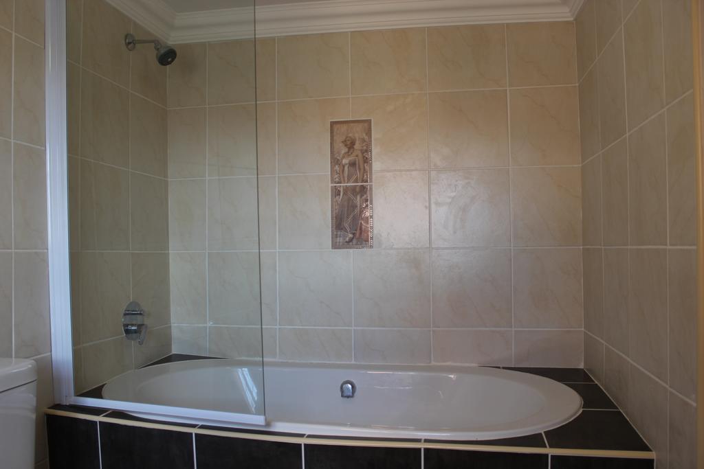 Blue Crane Guesthouse Maseru Buitenkant foto